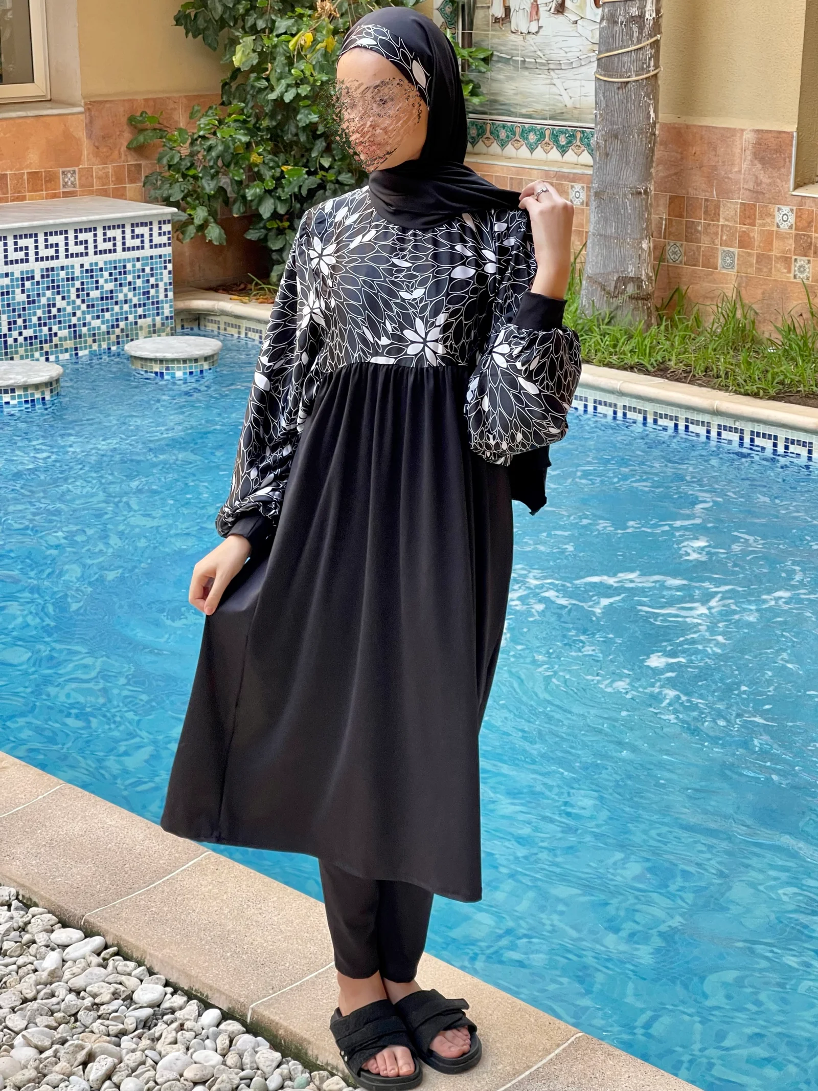 BURKINI NOIR MOTIF BLANC